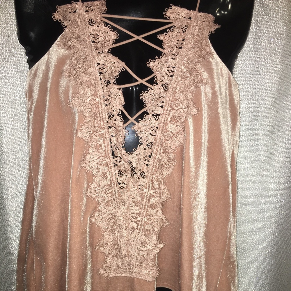 NWOT silky, light velvet tank w/sparkly lace trim.